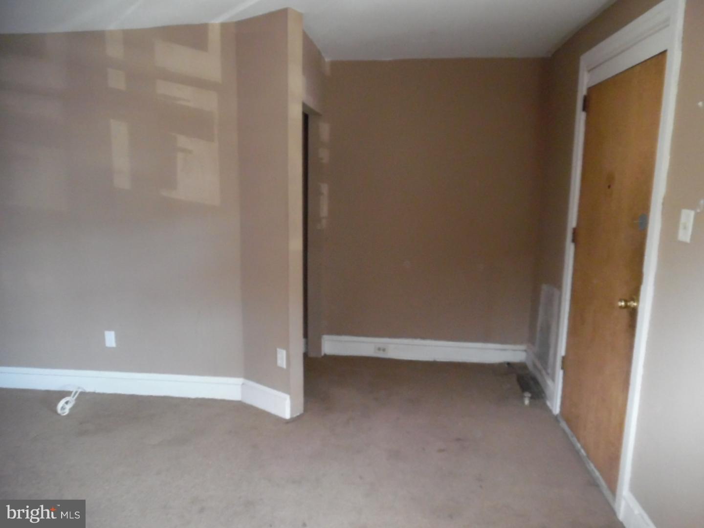 7131 Radbourne Road Upper Darby, PA 19082 - Photo 4 of 12