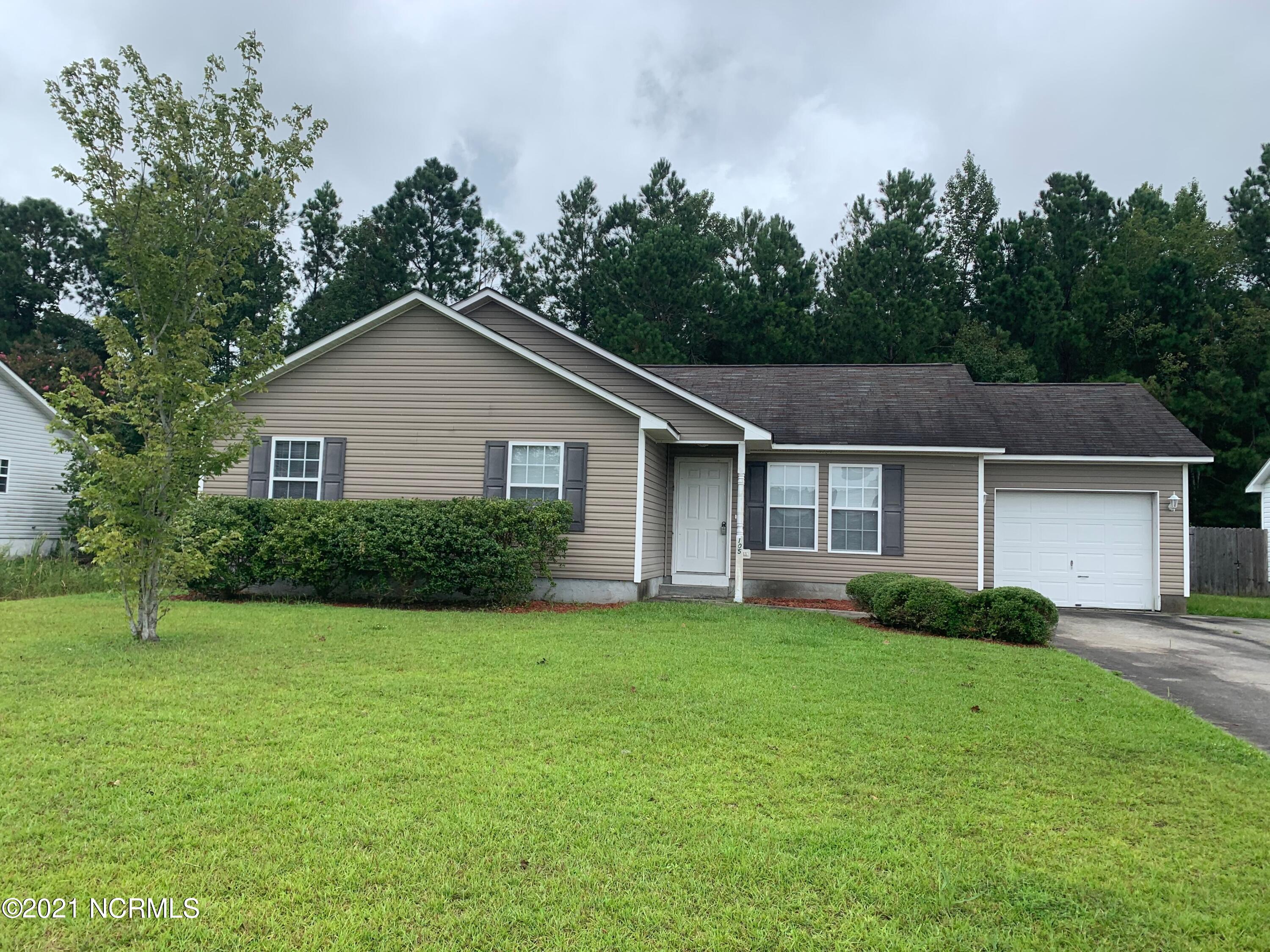 105 Arrowhead Trail New Bern, NC 28562 - Photo 1 of 20 aa front