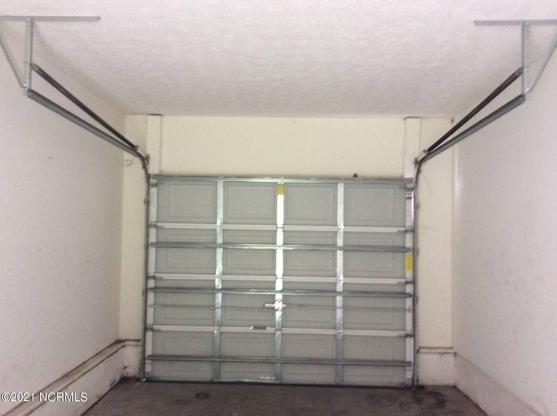 105 Arrowhead Trail New Bern, NC 28562 - Photo 15 of 20 Garage