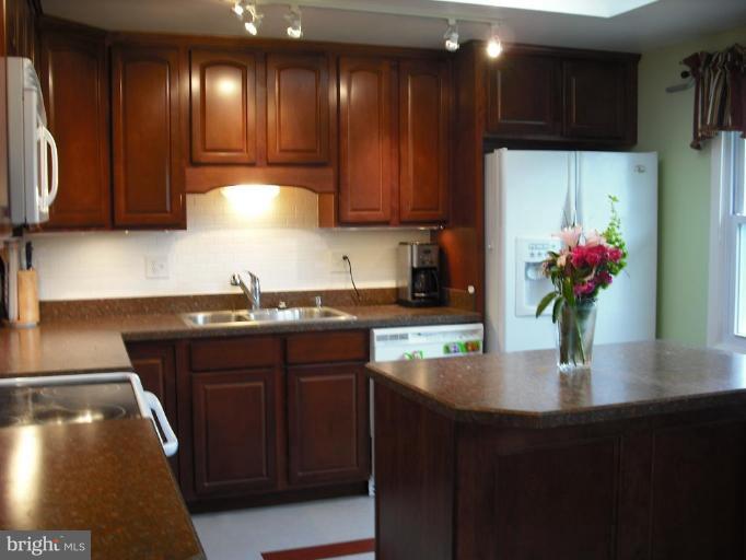 5902 Michael Road Waldorf, MD 20601 - Photo 15 of 23 Kitchen