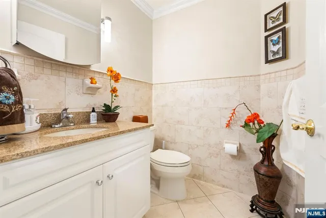 $869,000 | 385 A Roosevelt Street, Fairview, NJ 07022