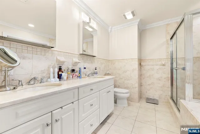 $869,000 | 385 A Roosevelt Street, Fairview, NJ 07022