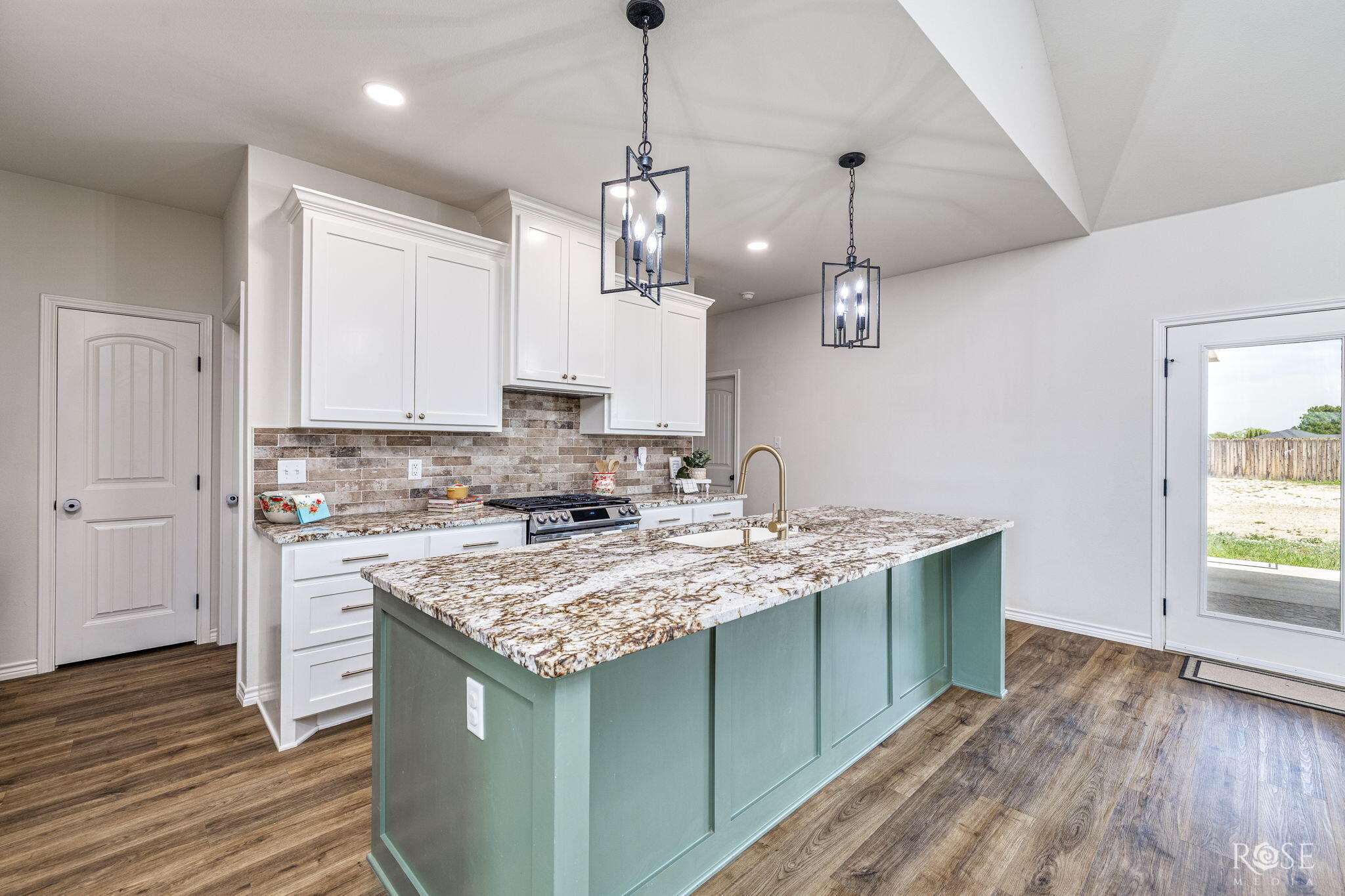 1938 Beaty Road San Angelo, TX 76904 - Photo 9 of 45 Island with sink and eat at bar.