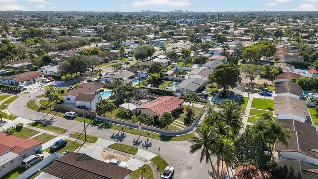 $799,000 | 1701 Southwest 92nd Place, Miami, FL 33165