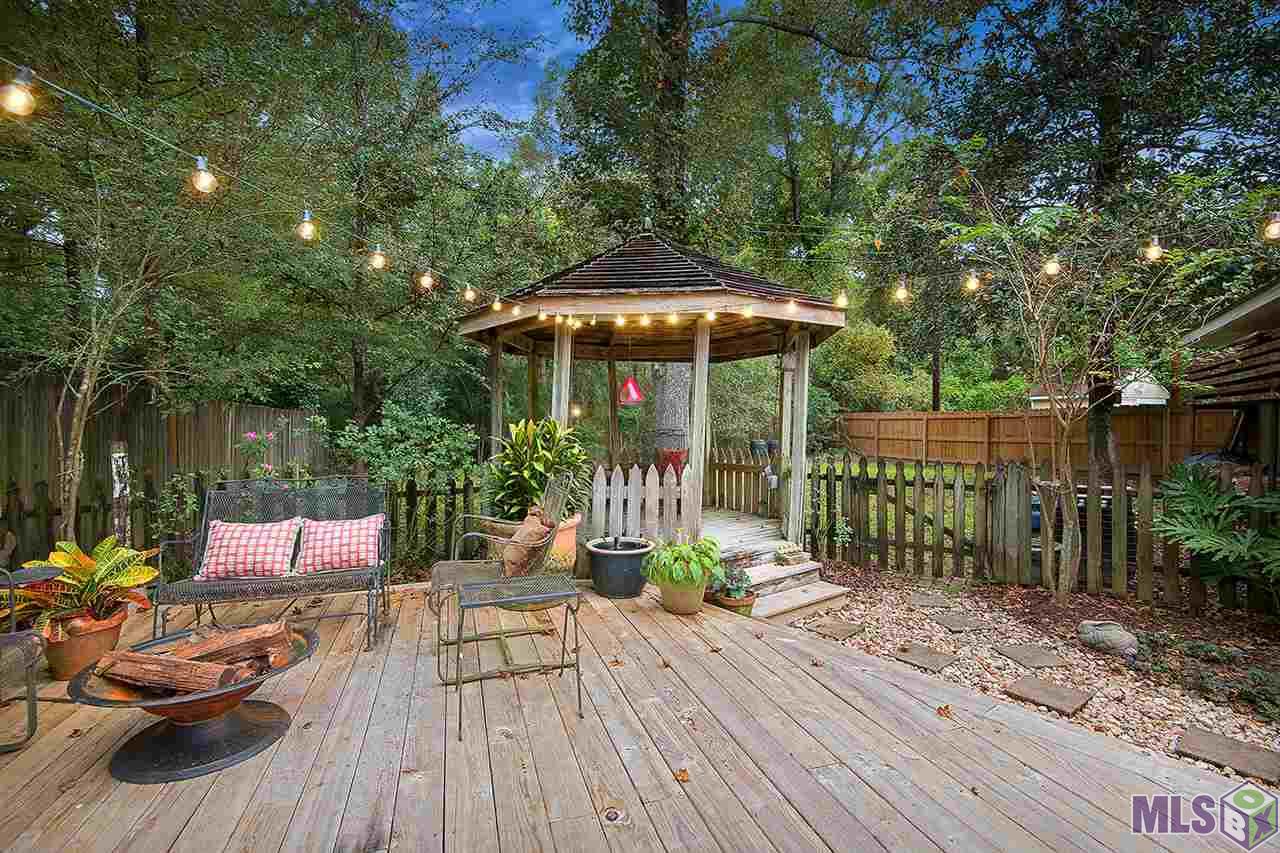 3914 Country View Drive Baton Rouge, LA 70817 - Photo 16 of 22 Lovely Outdoor Space