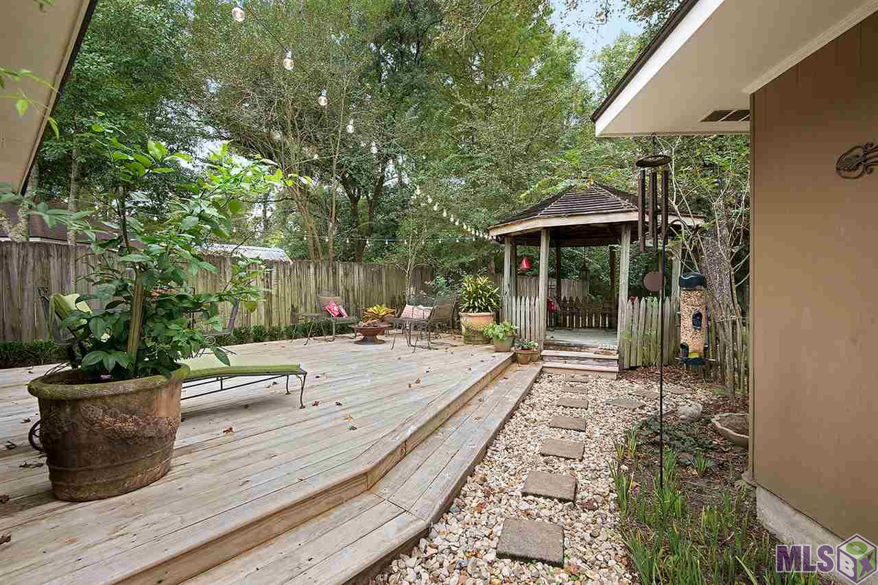 3914 Country View Drive Baton Rouge, LA 70817 - Photo 17 of 22 Lovely Outdoor Entertaining Space