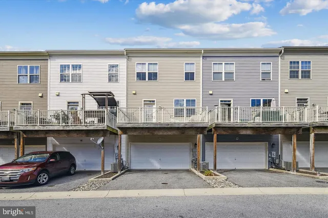 a car parked in front of a building