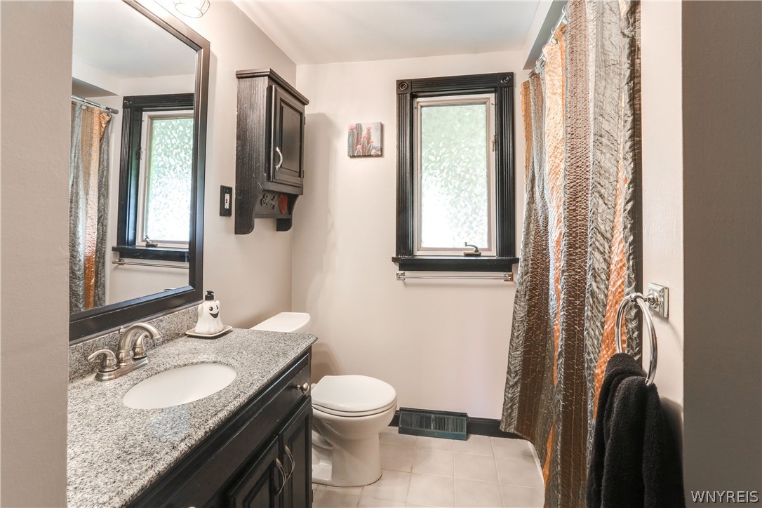 373 Ayer Road Amherst, NY 14221 - Photo 13 of 23