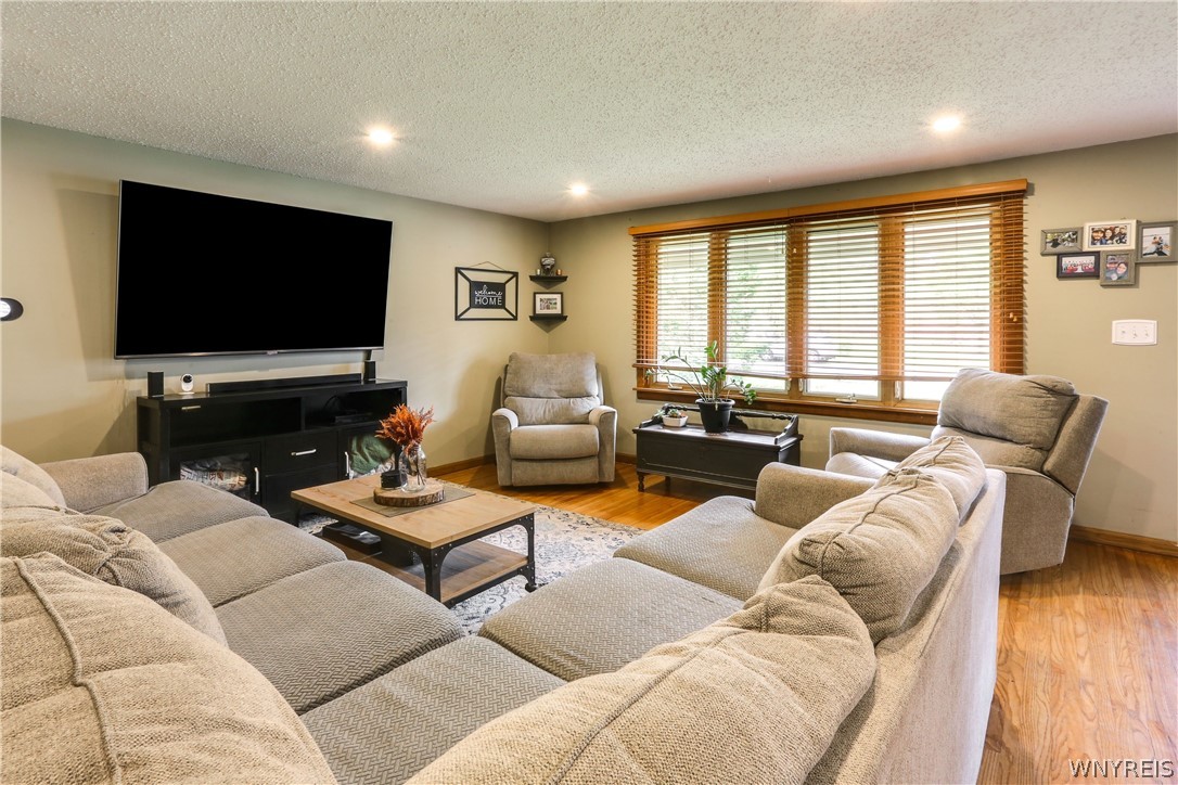 373 Ayer Road Amherst, NY 14221 - Photo 5 of 23