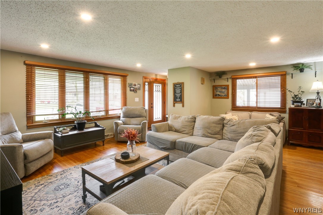 373 Ayer Road Amherst, NY 14221 - Photo 6 of 23