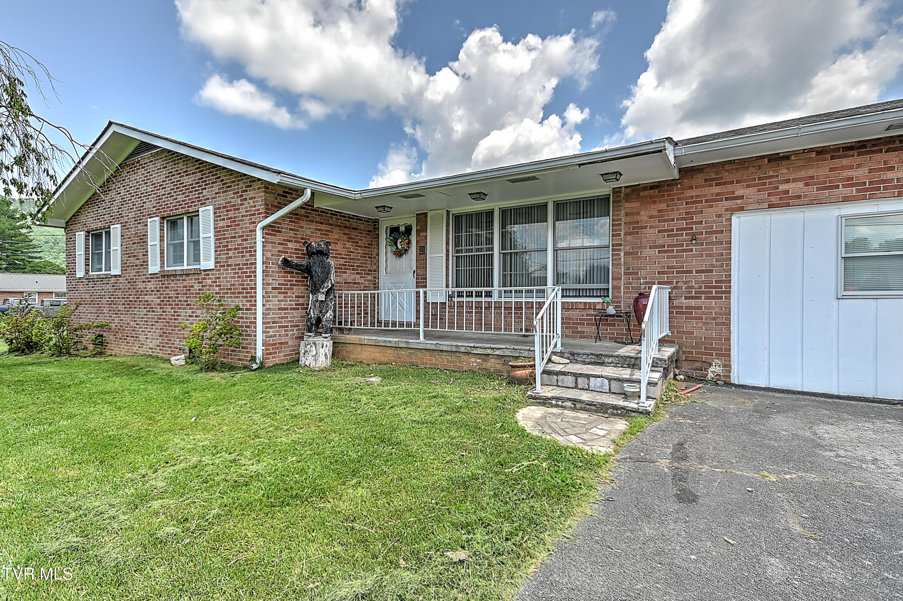 509 9th Street Erwin, TN 37650 - Photo 1 of 60 509 9th St MR-7