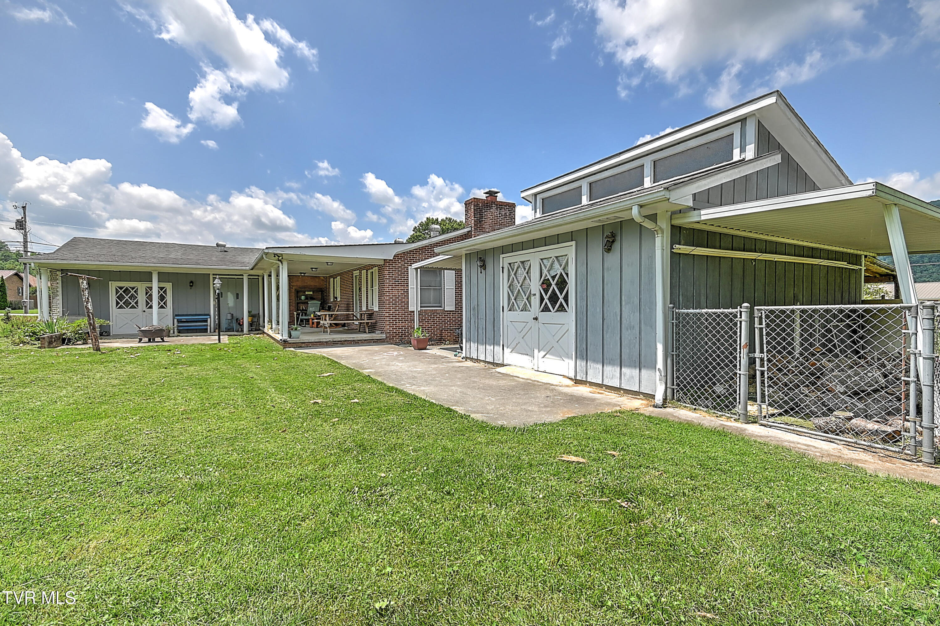 509 9th Street Erwin, TN 37650 - Photo 11 of 60 509 9th St MR-55