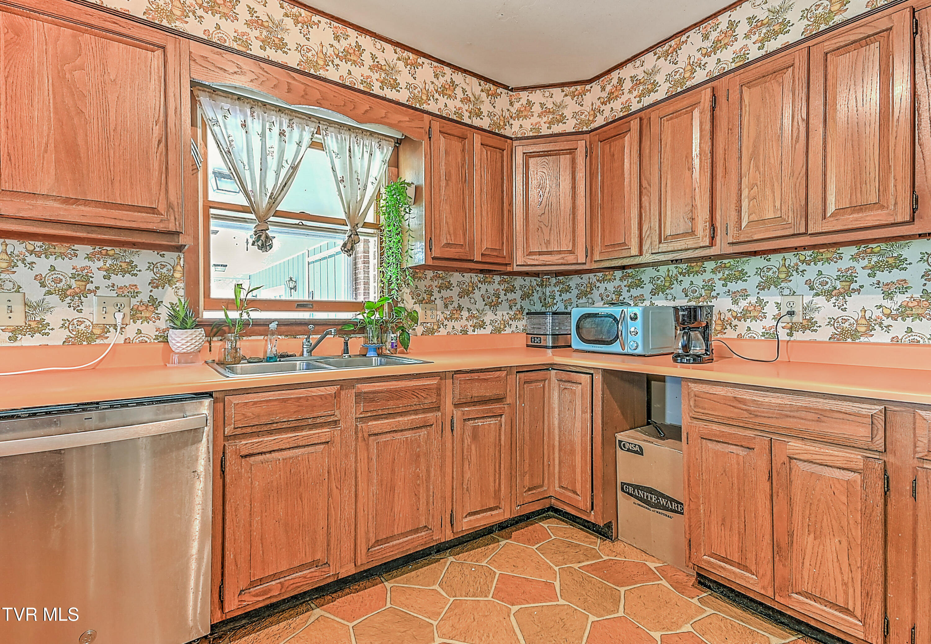 509 9th Street Erwin, TN 37650 - Photo 35 of 60 509 9th St MR-42