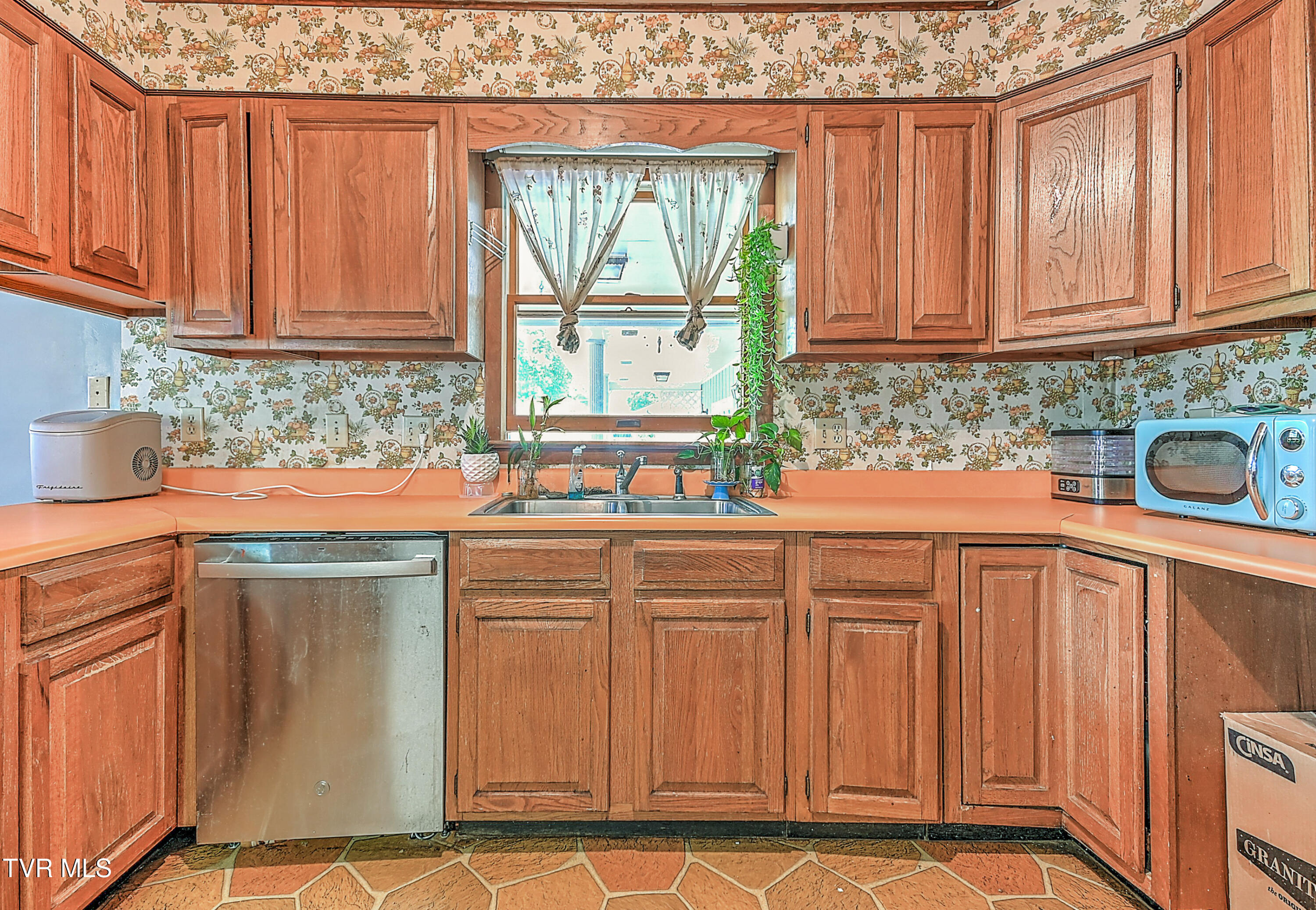 509 9th Street Erwin, TN 37650 - Photo 36 of 60 509 9th St MR-43