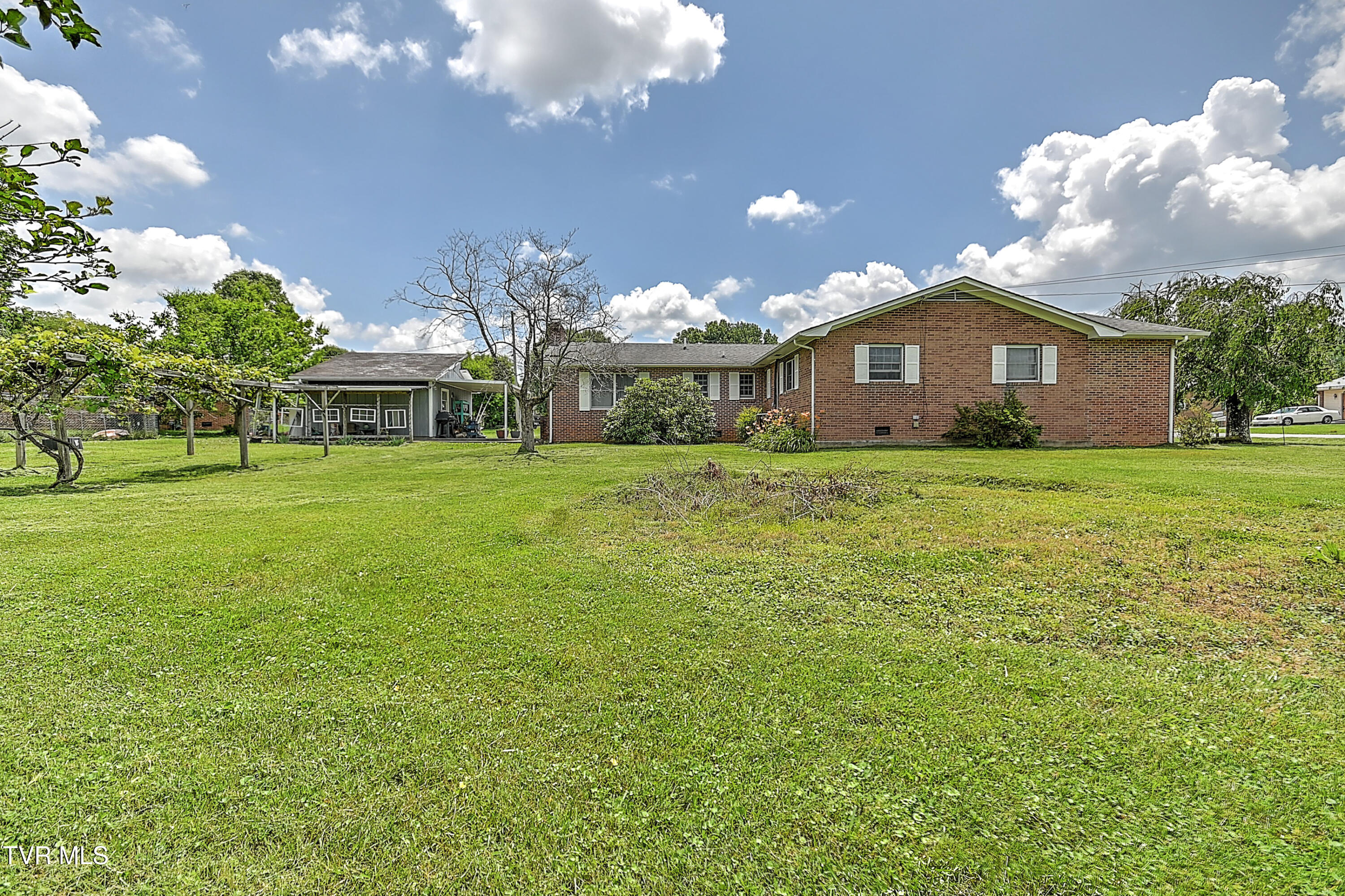 509 9th Street Erwin, TN 37650 - Photo 5 of 60 509 9th St MR-49