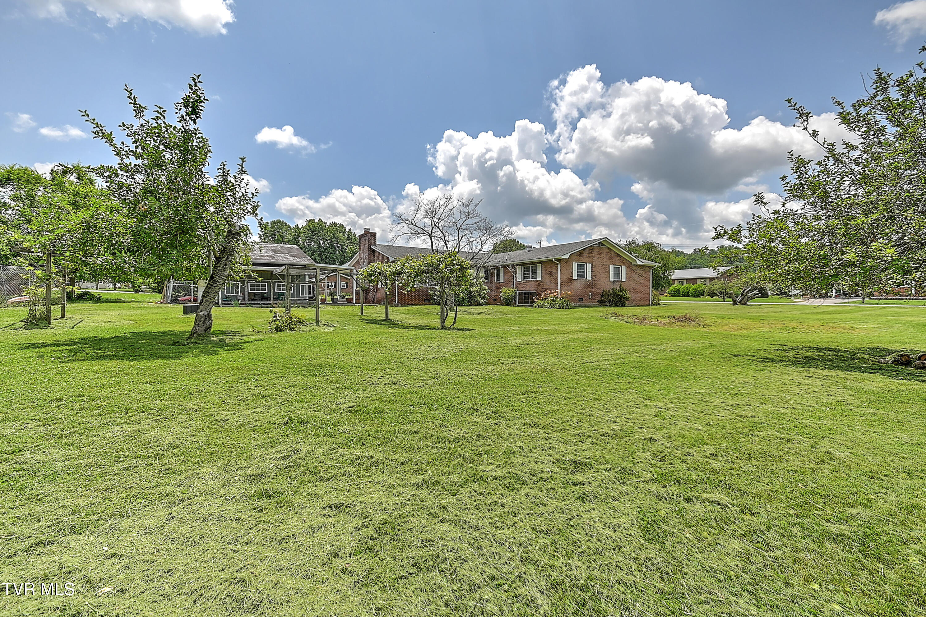 509 9th Street Erwin, TN 37650 - Photo 6 of 60 509 9th St MR-50