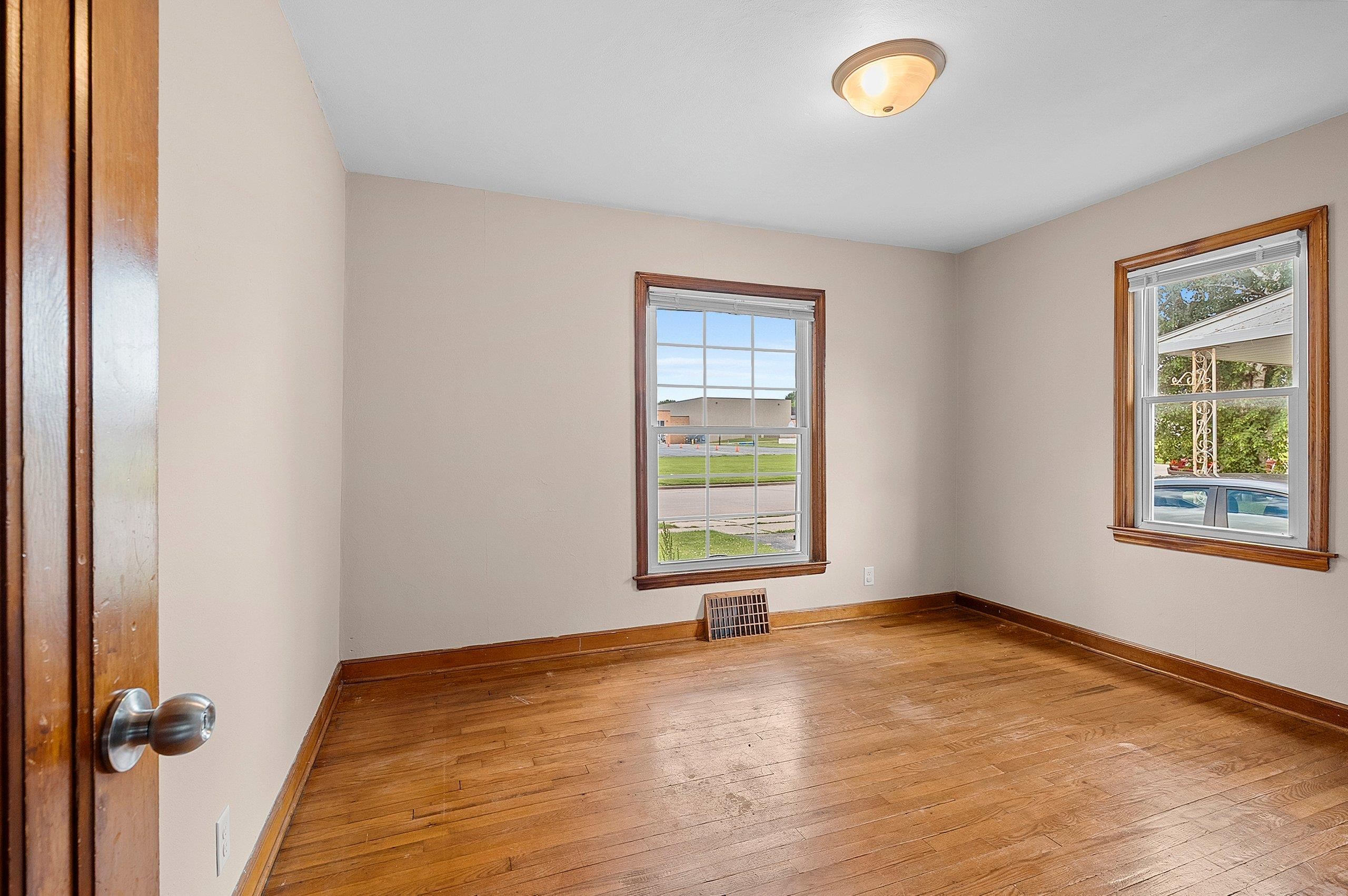 2214 North Division Street Appleton, WI 54911 - Photo 18 of 51