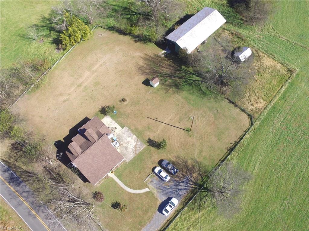 168 Wyo Road Mocksville, NC 27028 - Photo 3 of 16 Barn & House