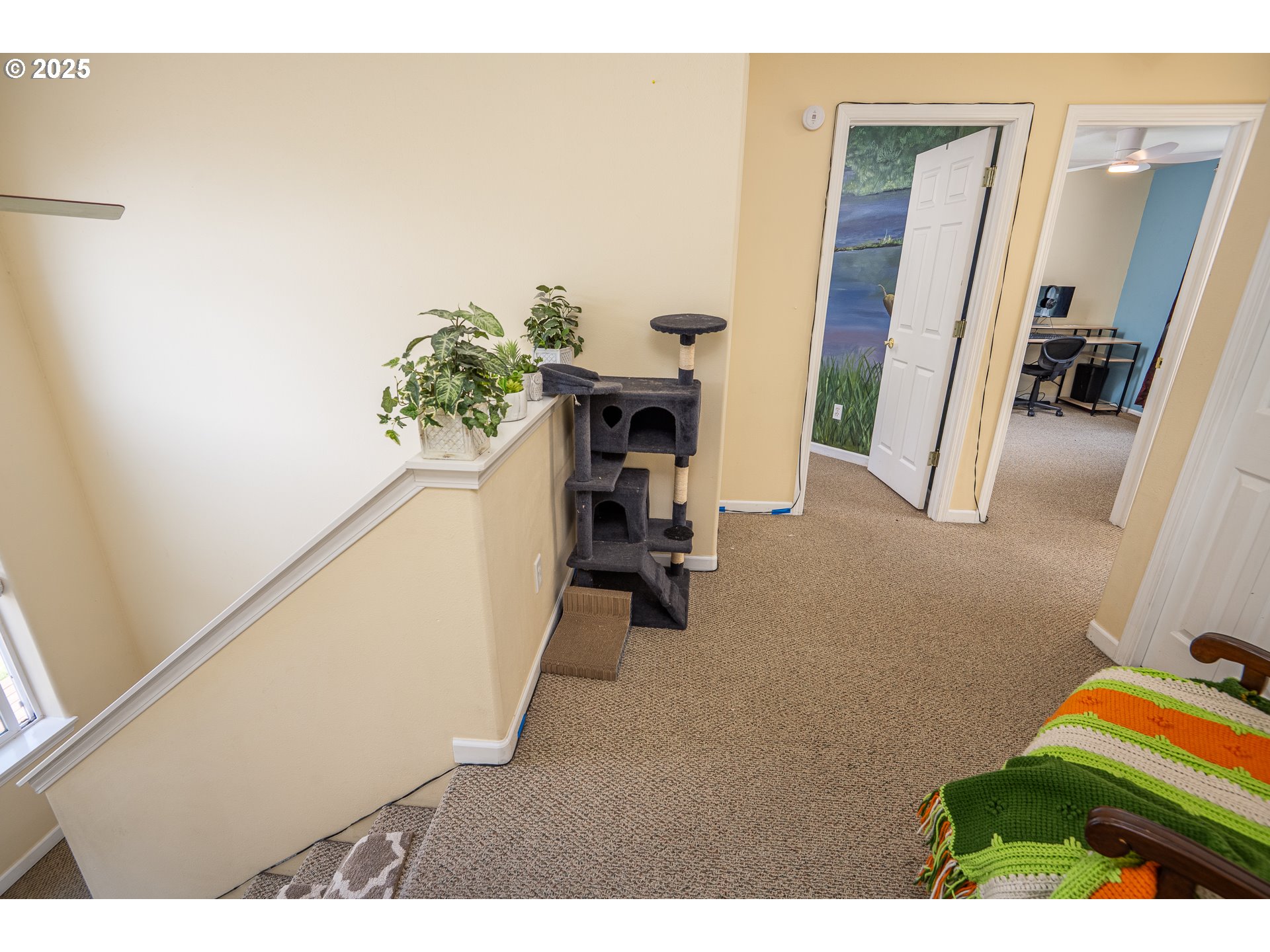 4217 Cole Way Springfield, OR 97478 - Photo 21 of 43 a living room with furniture