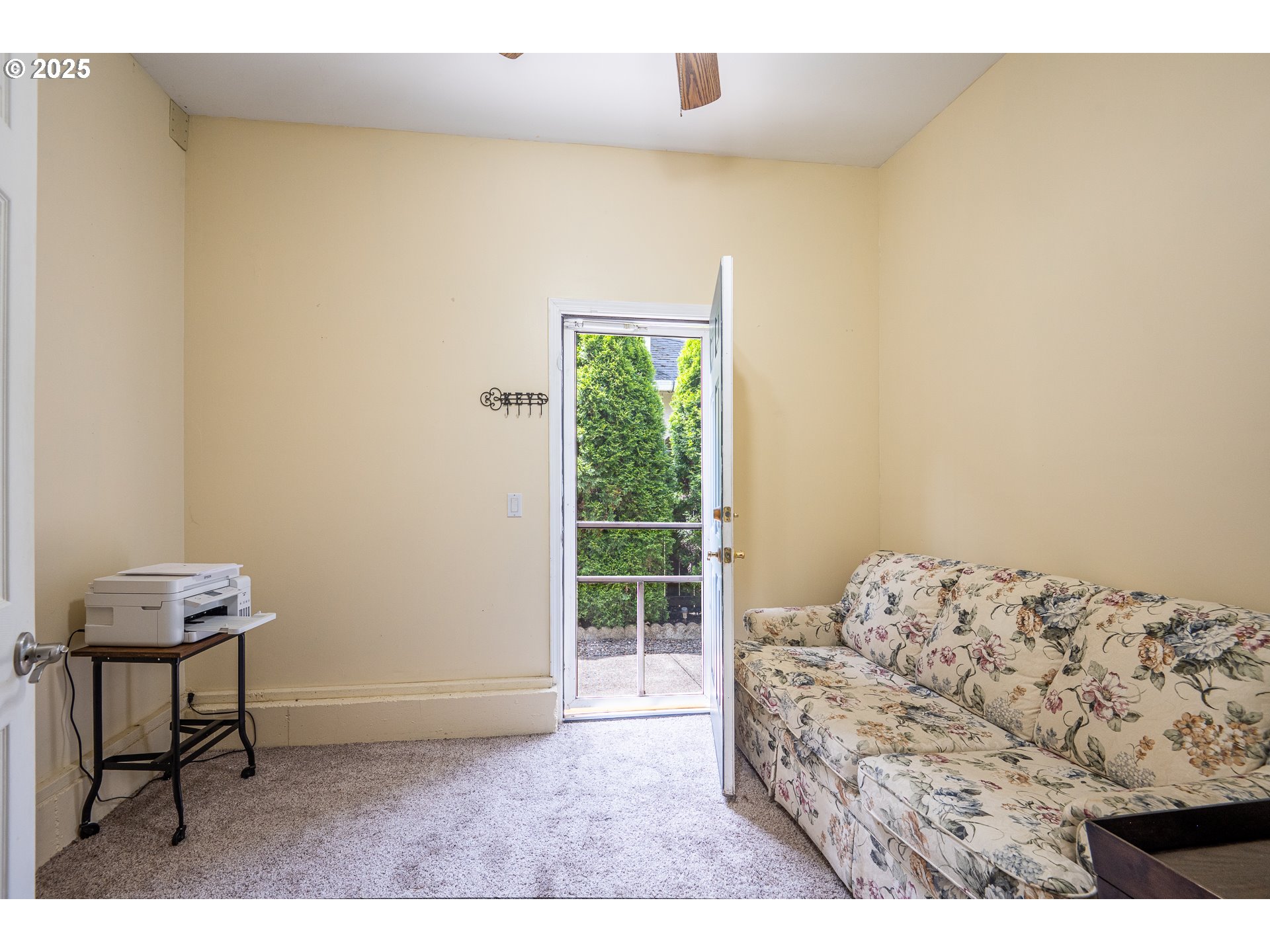 4217 Cole Way Springfield, OR 97478 - Photo 24 of 43 a bedroom with a bed and a window