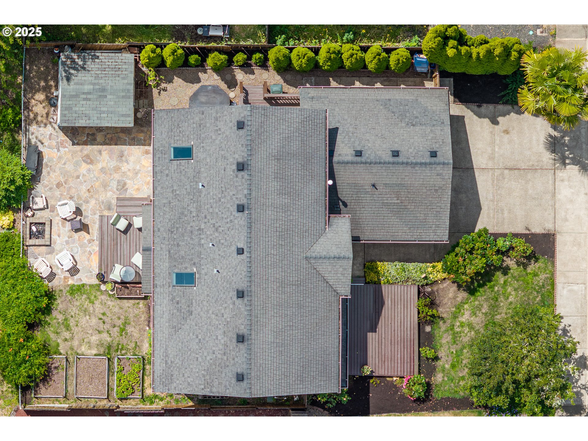 4217 Cole Way Springfield, OR 97478 - Photo 39 of 43 aerial view of a house with a yard and a large tree