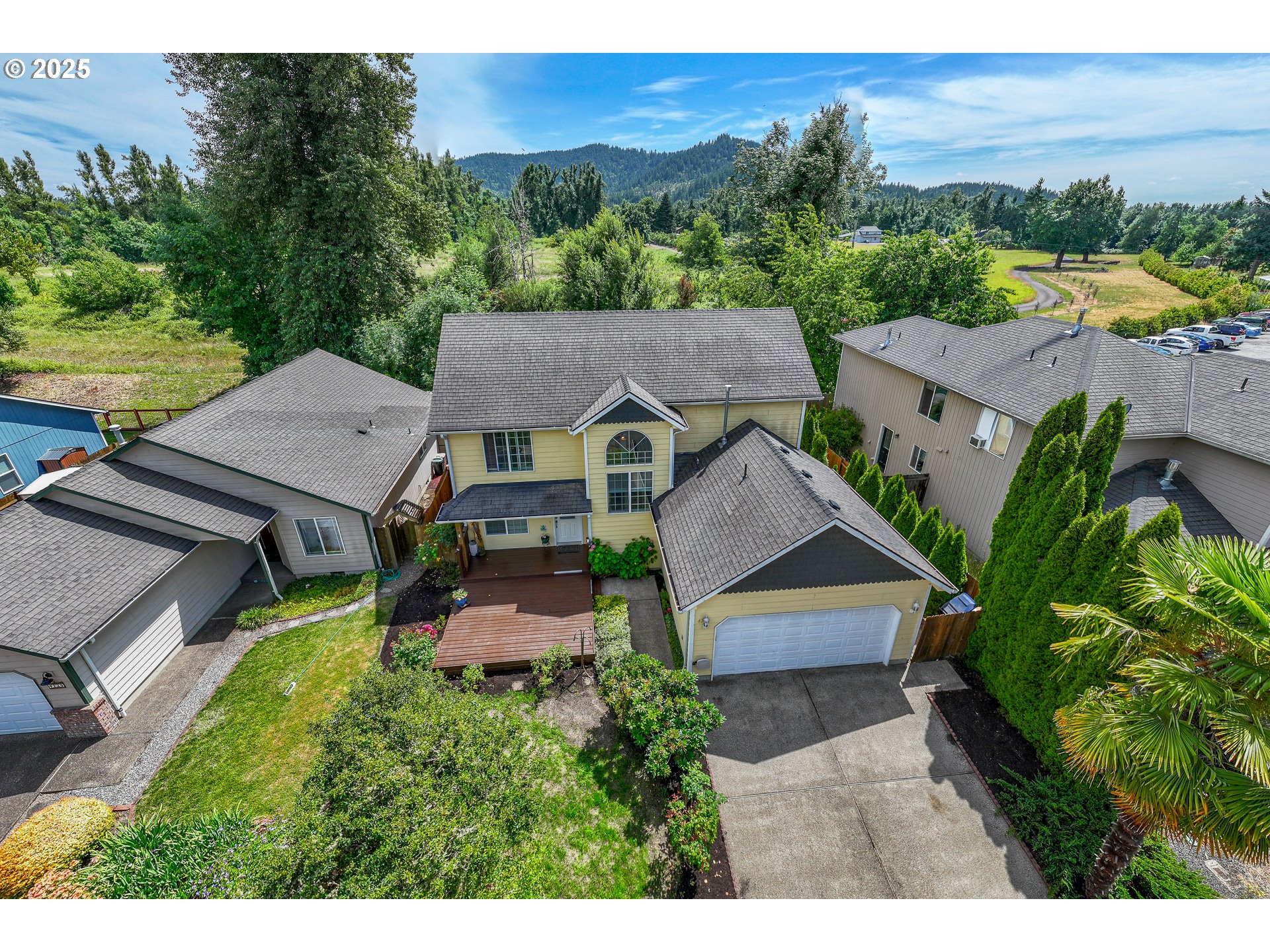 4217 Cole Way Springfield, OR 97478 - Photo 41 of 43 an aerial view of a house with a garden