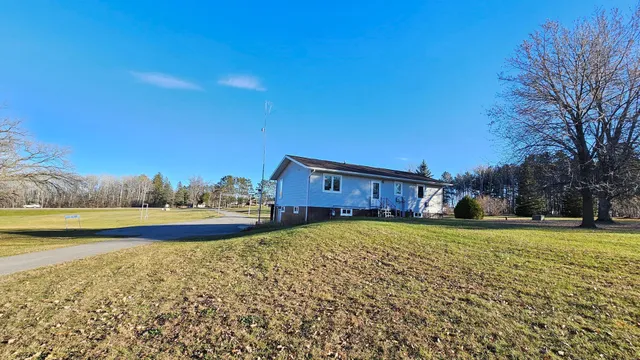 $303,301 | 221 Highway 71, Sebeka, MN 56477