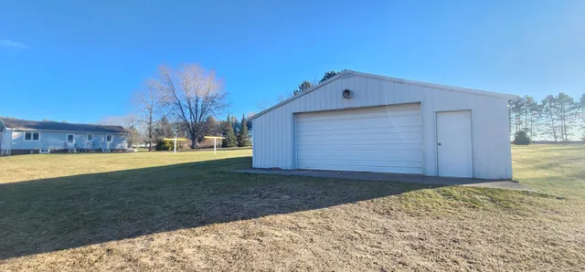 $303,301 | 221 Highway 71, Sebeka, MN 56477