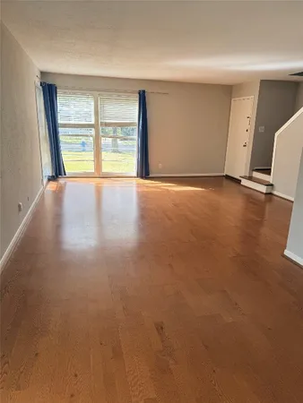 $1,400 | 3914 Law Street, Unit 2, Houston, TX 77005