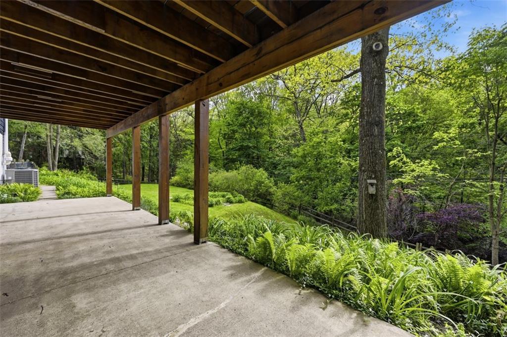 52 Newgate Road Pittsburgh, PA 15202 - Photo 41 of 48 Patio off the Lower Level