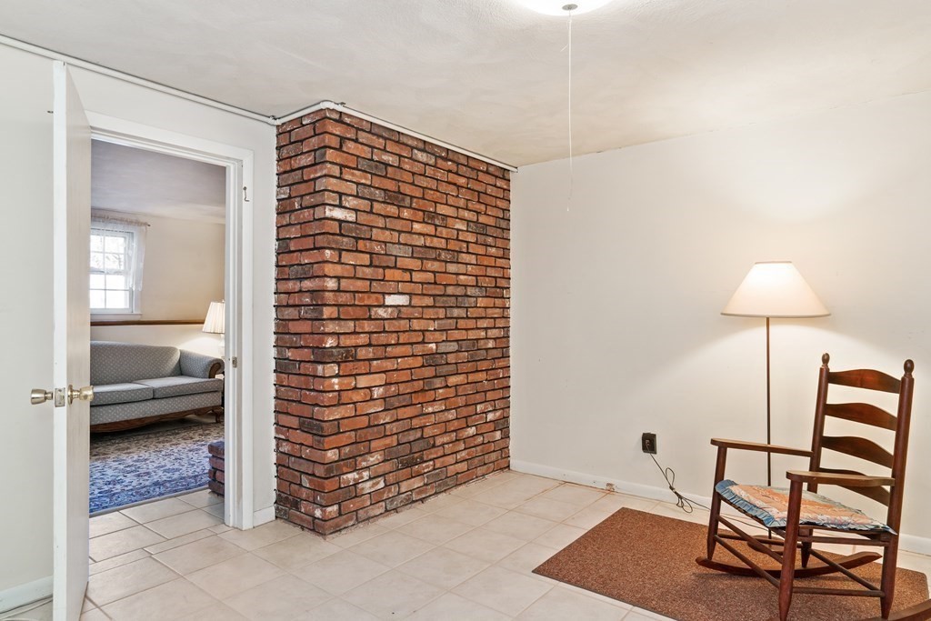 5 Green Lane Lexington, MA 02421 - Photo 6 of 28 Gallery Image 6