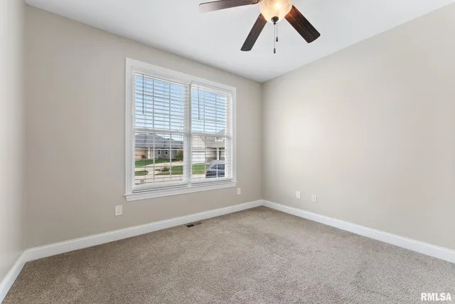 $529,900 | 17 Greystone Court, Le Claire, IA 52753