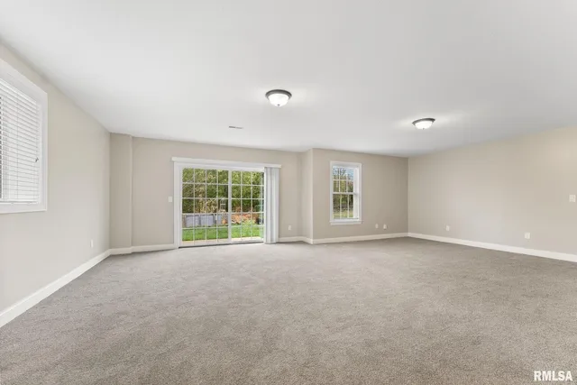 $529,900 | 17 Greystone Court, Le Claire, IA 52753