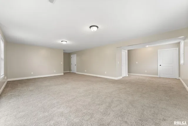 $529,900 | 17 Greystone Court, Le Claire, IA 52753