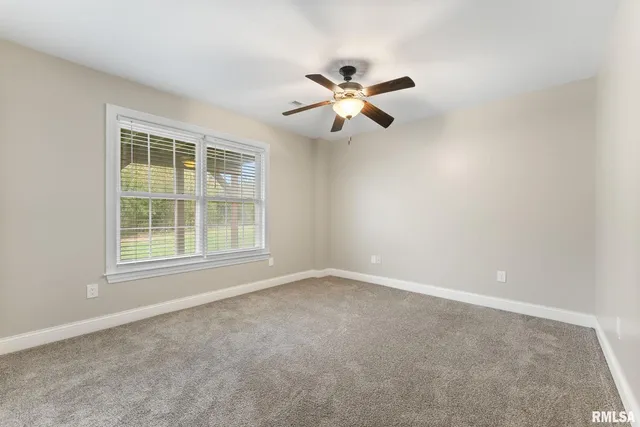 $529,900 | 17 Greystone Court, Le Claire, IA 52753