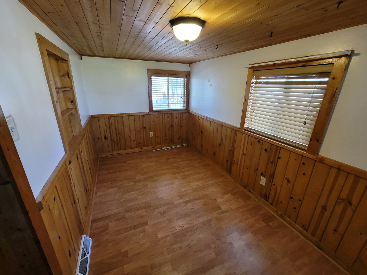 141 Spring Road Dixon, IL 61021 - Photo 5 of 14