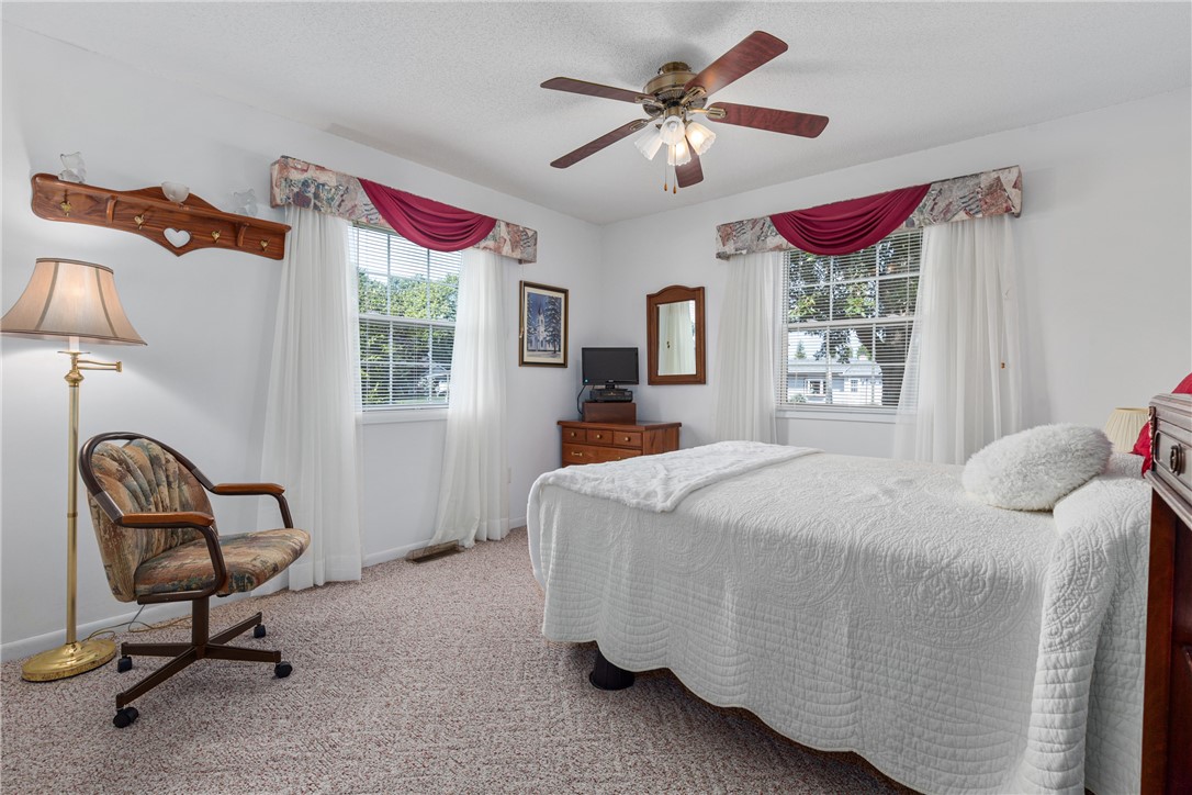 305 Wall Street Findlay, IL 62534 - Photo 13 of 22