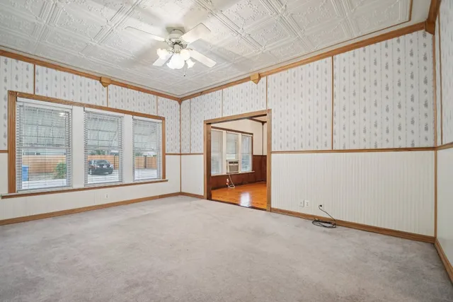 $290,000 | 611 North Main Street, Elgin, TX 78621