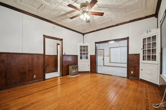 $290,000 | 611 North Main Street, Elgin, TX 78621