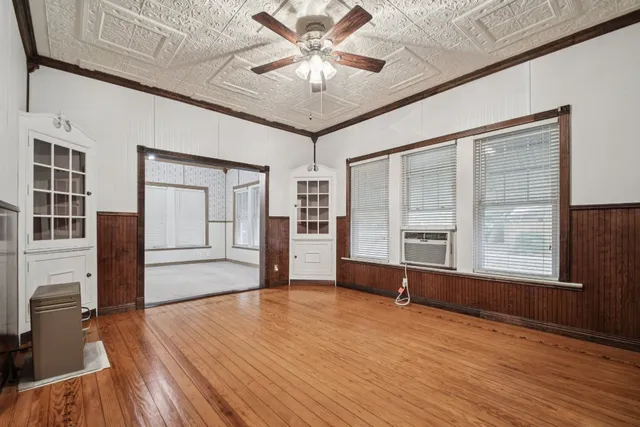 $290,000 | 611 North Main Street, Elgin, TX 78621