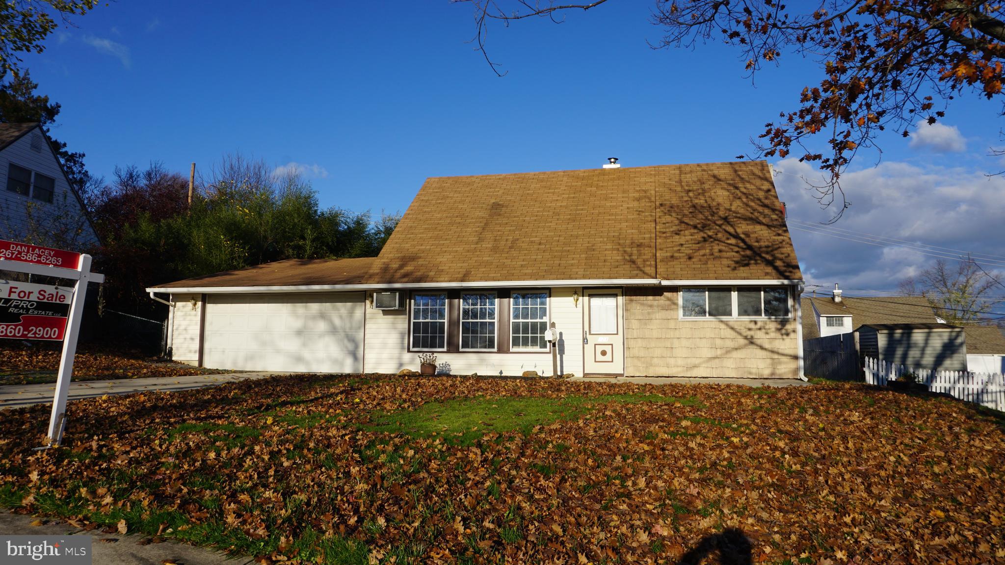 123 Hedge Road Levittown, PA 19056 - Photo 1 of 16 Gallery Image 1