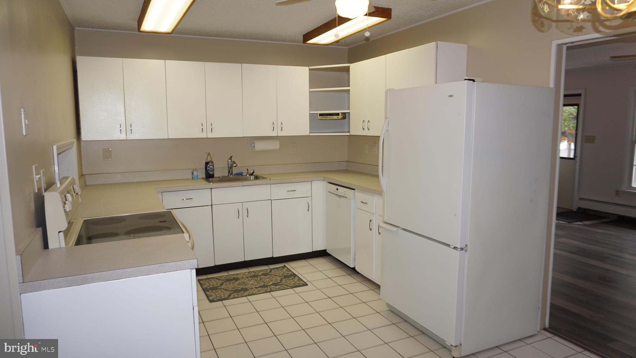 123 Hedge Road Levittown, PA 19056 - Photo 16 of 16 Gallery Image 16
