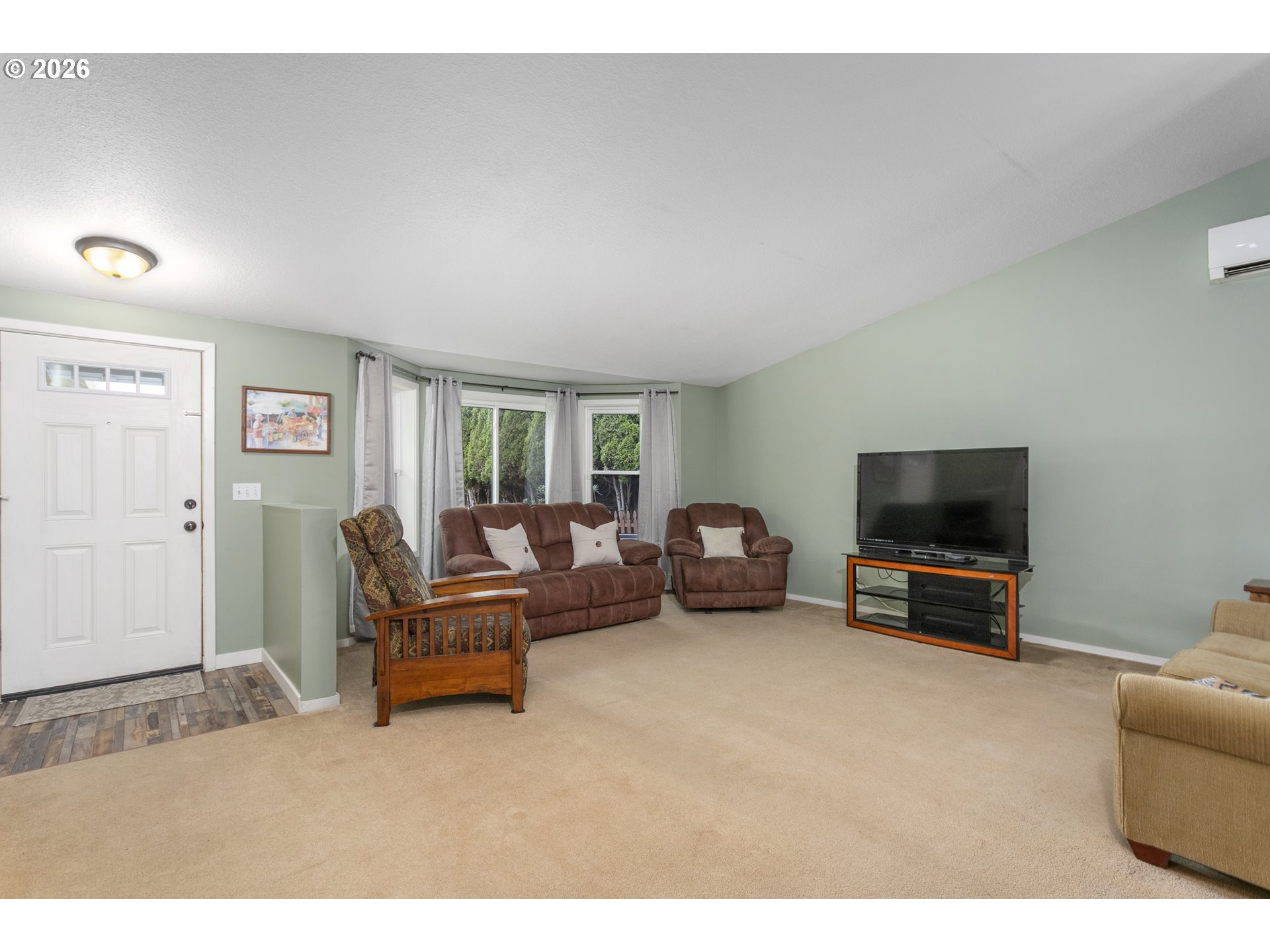 1710 Northwest 3rd Street Battle Ground, WA 98604 - Photo 5 of 37 Living Room/Entrance