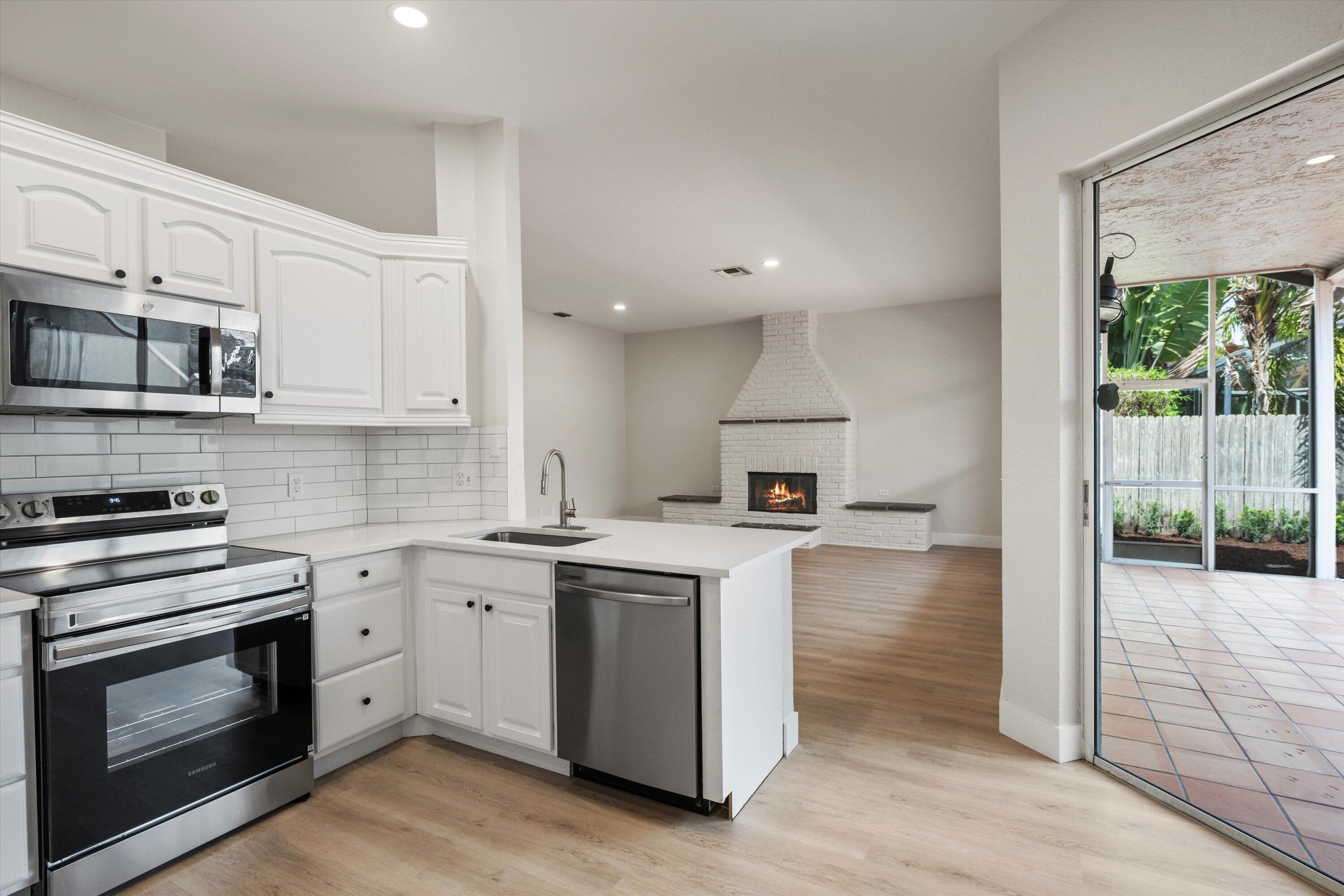 1170 Aviary Road Wellington, FL 33414 - Photo 8 of 20 07-DSC_2654