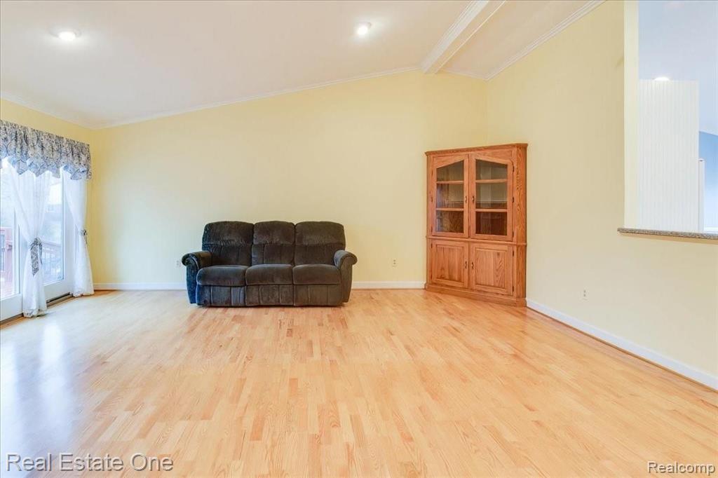 2051 Warrington Road Rochester Hills, MI 48307 - Photo 19 of 64