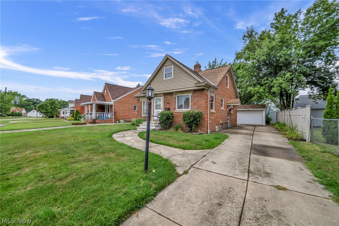 6284 Holburn Road Parma, OH 44129 - Photo 3 of 43 Gallery Image 3