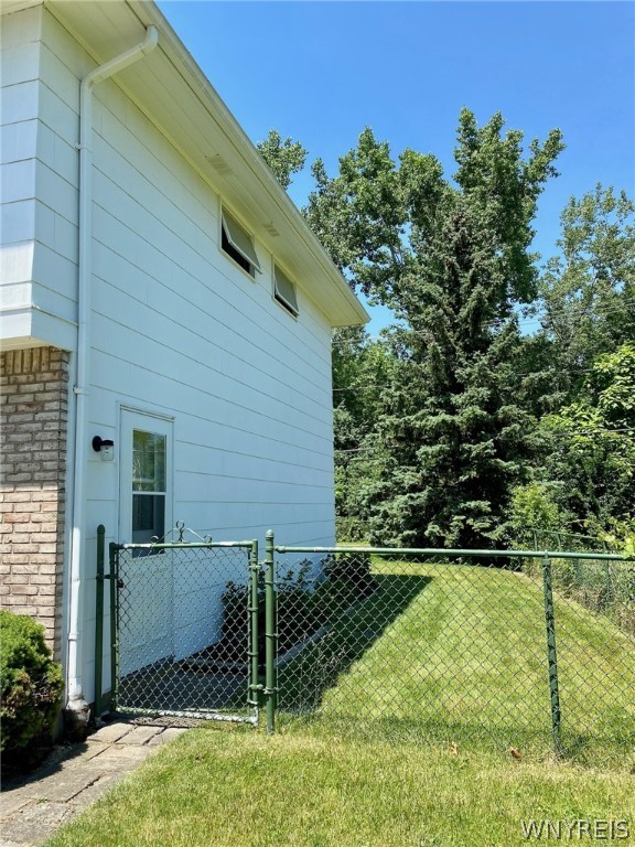 108 Newgate Road Amherst, NY 14226 - Photo 2 of 29