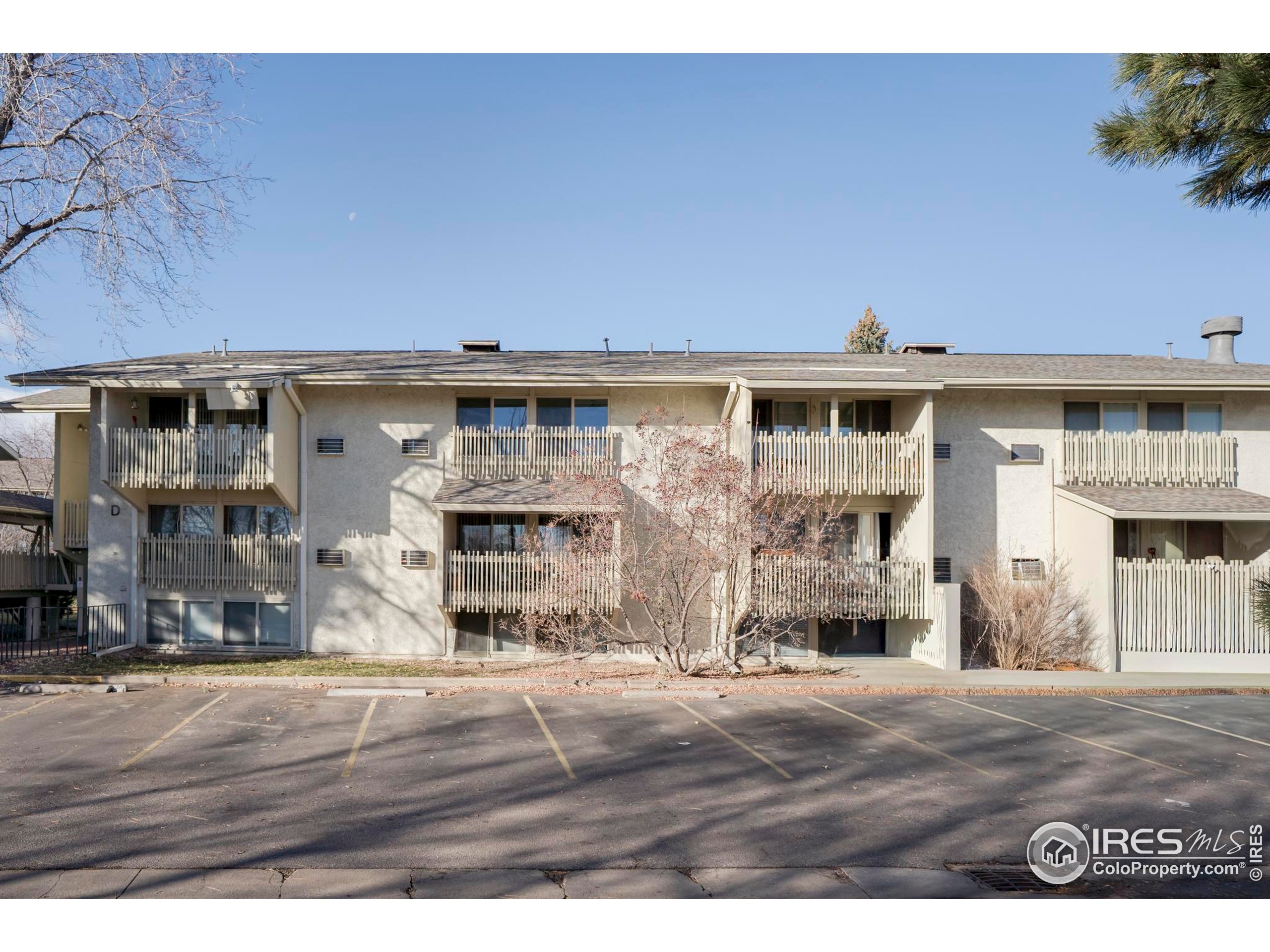 2707 Valmont Road, Unit 205D Boulder, CO 80304 - Photo 14 of 18 a view of open kitchen in front of house