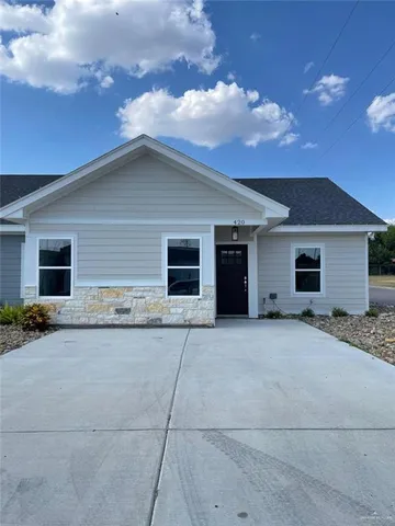 $1,300 | 420 3 1/2 Street, La Joya, TX 78560