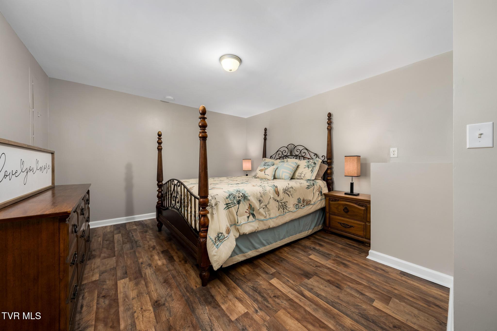 338 Gifford Road Bristol, TN 37620 - Photo 26 of 57 Bedroom #1